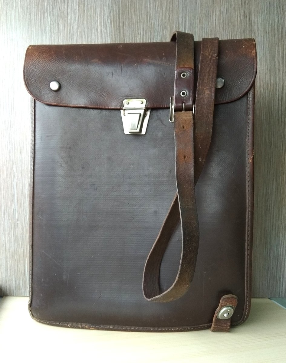 VadimVintage's tweet photo. For Sale Soviet Russian Army Military Officer Leather Map Bag Case Tablet Planshet USSR Rare. Please check out.

https://t.co/C7a6nBXfeN

#eBay #Sale #Soviet #Russian #Army #Military #Officer #Leather #Map #Bag #Case #Tablet #Planshet #USSR #mapbag #vintage https://t.co/fjMc9LRl3j
