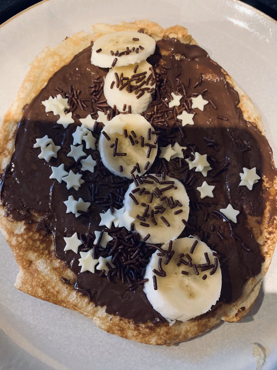 #shrovetuesday #PancakeDay2020 not so healthy start to the week!! #bananabatterpancakes