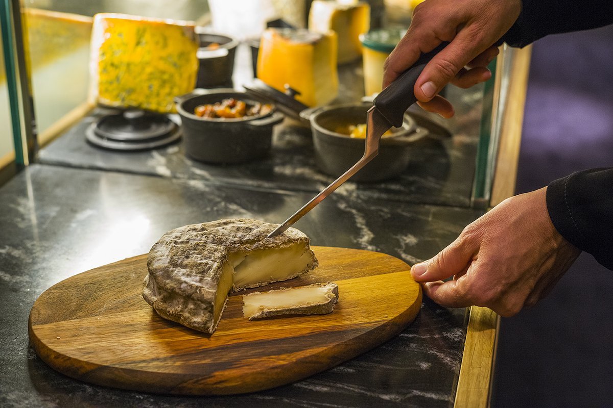 Disposem d'una selecció molt especial de formatges artesans de temporada. Elabora la teva taula preferida o deixa't sorprendre per les nostres recomanacions 👌🧀