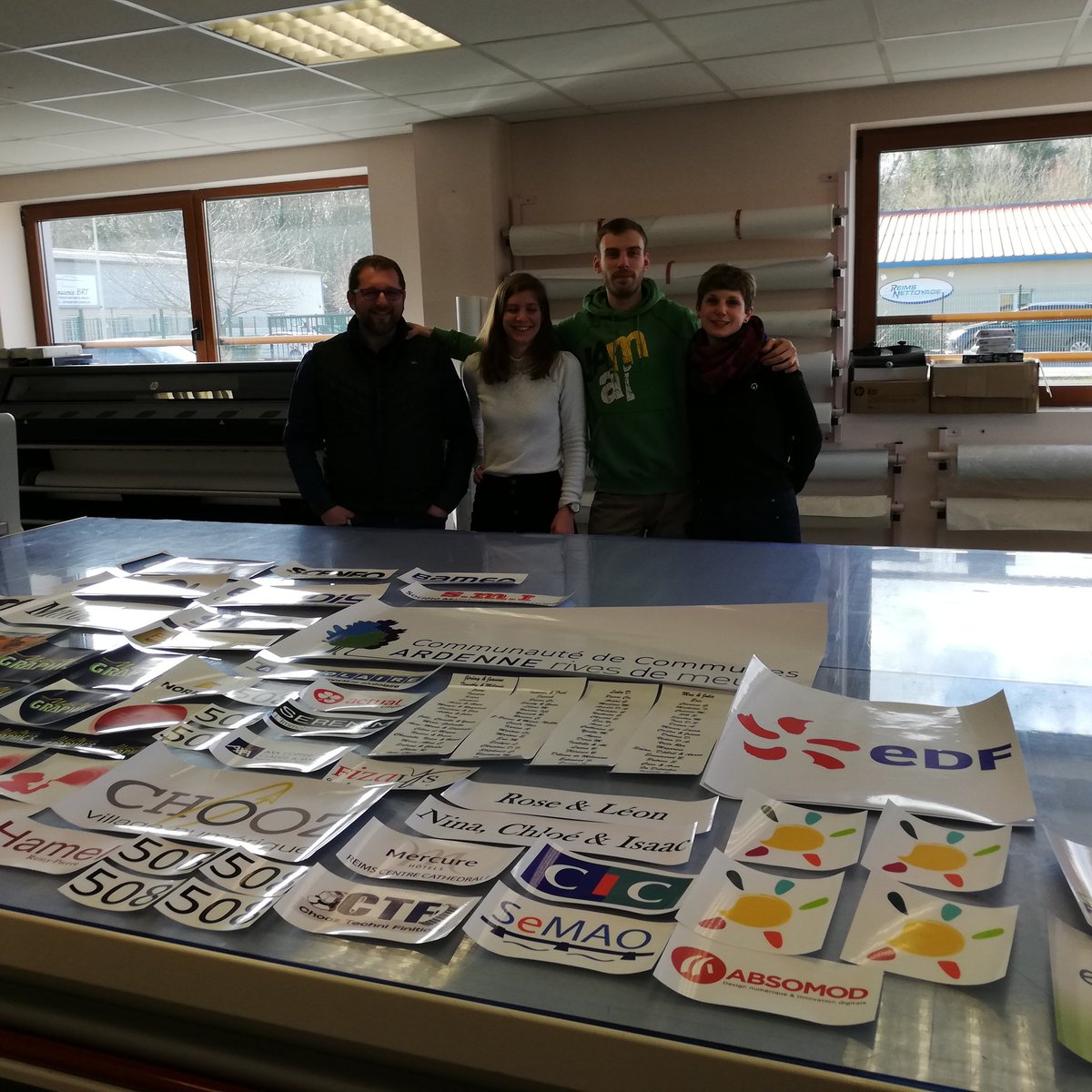 JViscardy's tweet photo. Les voilà!!!!!!!! Nos sponsorts serons bientôt sur notre voiture. Un grand merci à Néon Graphic's pour ce superbe travail et cadeau.
#rallye2020 #çagazellesenardennes #onlacherien https://t.co/lgQ4yPK2Me