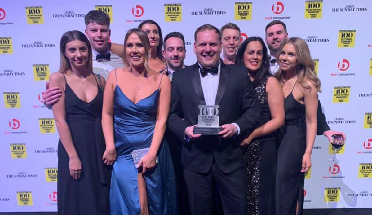 Searchability tweet media