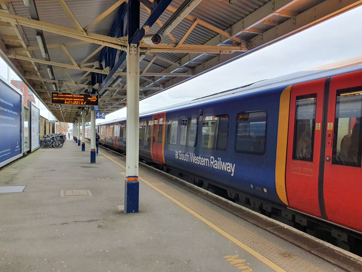 sarahlb2310's tweet image. Motivational morning spent learning how to produce a @ModeshiftSTARS compliant #travelplan for @cobhamfreeschl @CfsForm Great to see how many suggested initiatives we already do, or have done, and yes I went by train! #sustrans #activejourney #Cobham