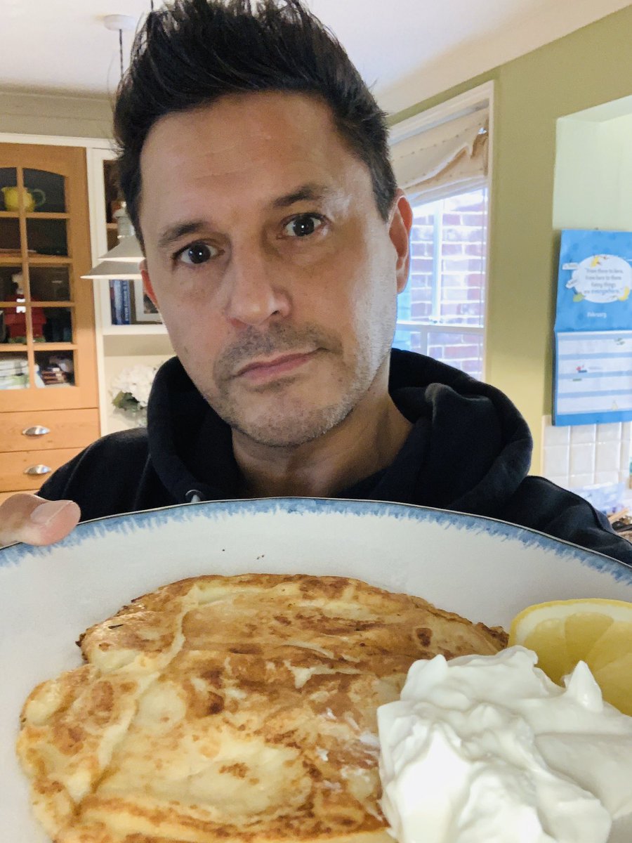 jqedwards's tweet photo. Pancake day #SlimFastUK style! I made these with bananas and the Advanced Vitality Salted Caramel shake and can safely say they are delicious. 👏 Check out the full recipe on the SlimFast website! #Ad #SlimFastChallenge
https://t.co/rMYqaddUUF (no jam just lemon - super tasty!) https://t.co/oK6ucqXZyG