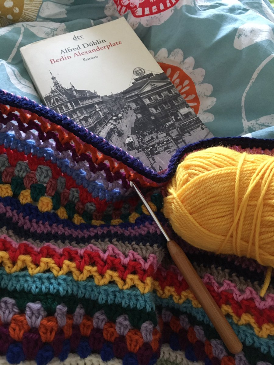 liz_liest's tweet photo. #directinaction means time for all the good things (working on the strike blanket interspaces with reading, listening to Rock’n’Roll and drinking tea) as well as some much needed housework (made easier by listening to loud music) @UCUBath #strikey https://t.co/FizwGK1Epk