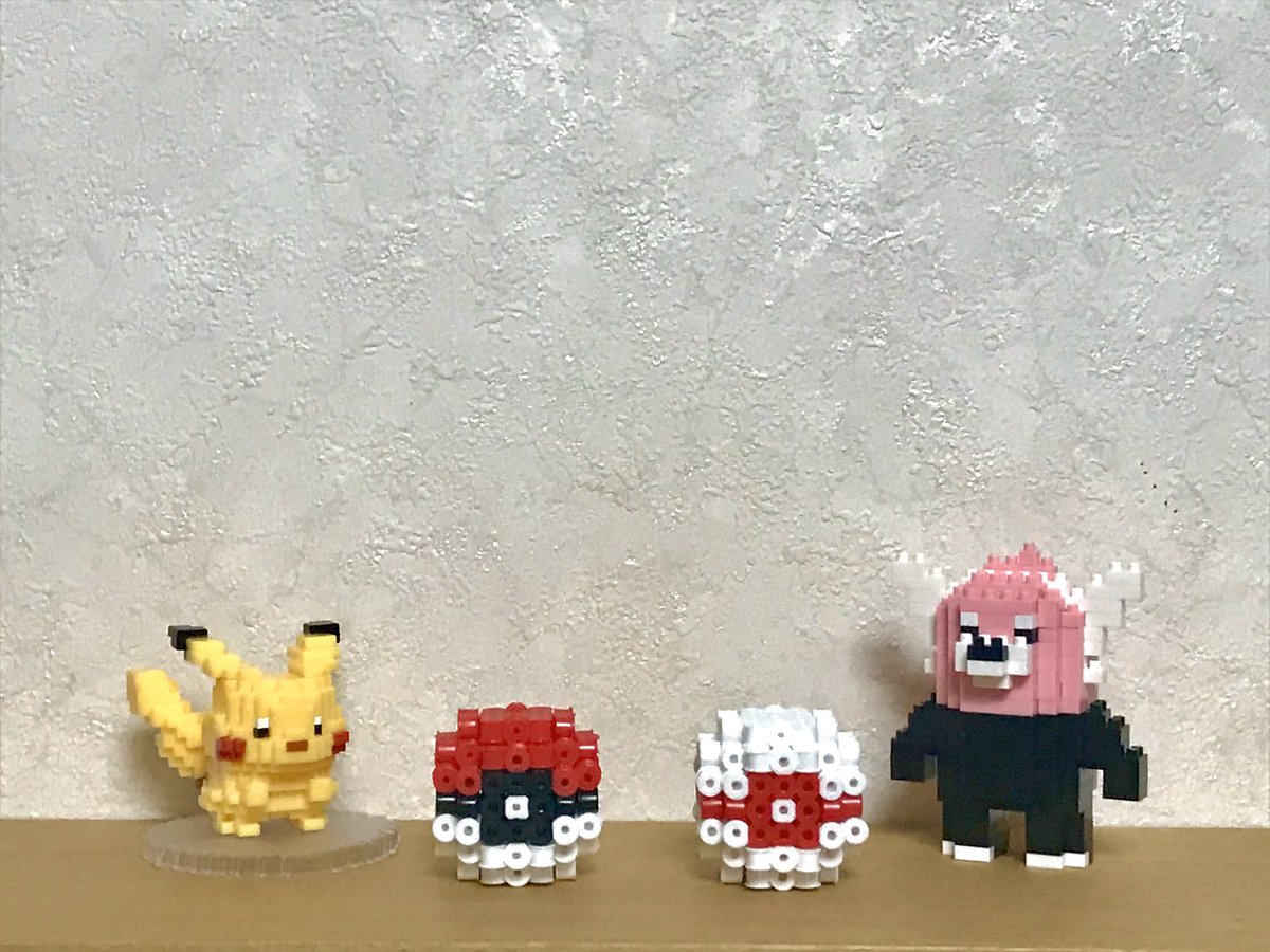 Sappoi さっぽい 立体アイロンビーズ アイロンビーズでポケモンのモンスターボールとプレミアボール作ってみました 図案はパスタさんのものを使用しました T Co Sakhvj8nd0 アイロンビーズ 立体アイロンビーズ ポケモン パーラービーズ