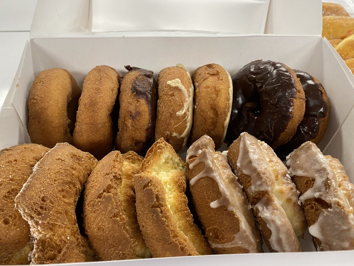 deisel68's tweet photo. @Mosher_Jeni and I are hosting #SmallBytes today in room 111 for teachers to get a small byte of info! Also! Happy Pasczki Day! #FatTuesday   Stop down for some Pasczki and Fry Cakes! @RalstonK @feefifofum74 https://t.co/YmNfVKMdGq