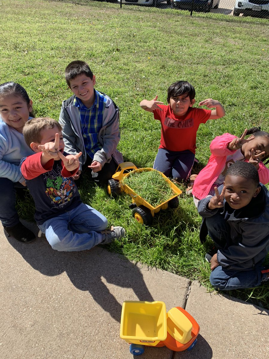 Classes had so much fun outside yesterday!  We took out vehicles and sidewalk chalk.  Playing outside is more than running...it’s a great place for imaginative play too and learning too!  <a href="/bisdhhe/">Holiday Heights</a> #huskypride