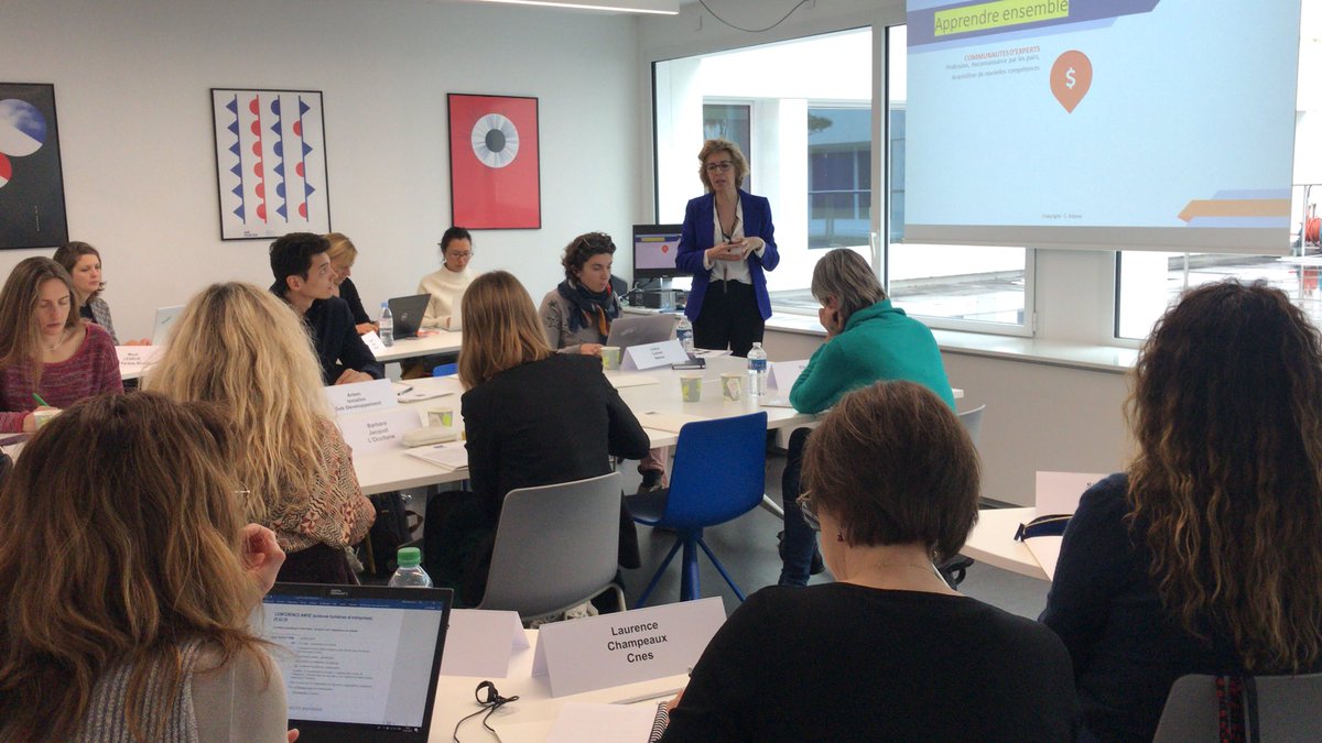 enjeux des communautés apprenantes entre orga, km &amp; learning <a href="/Asso_Anvie/">Anvie</a> @CecileDej