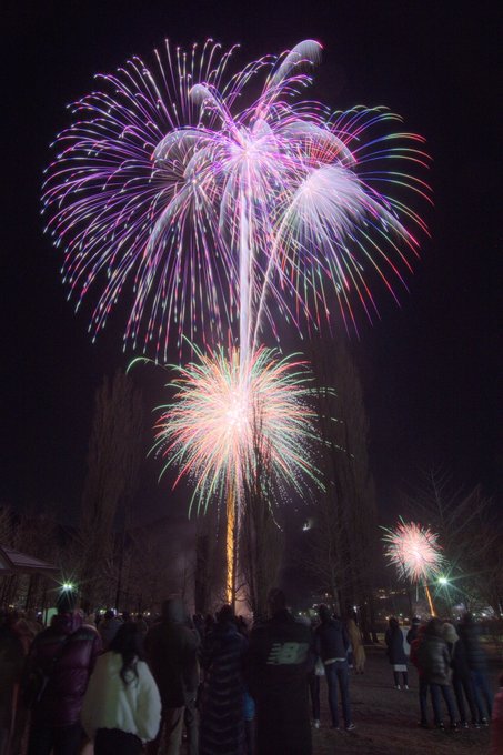 河口湖冬花火のtwitterイラスト検索結果