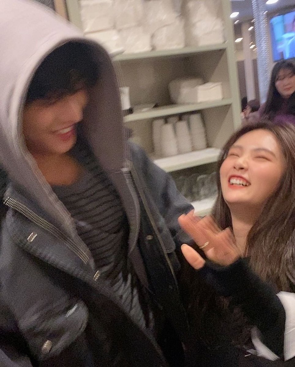 [2020.02.25]@xzyulzx insta:민재오빠랑 눈싸움하는중ㅋㅋㅋ누가봐도 내가 졌다 ...귀염댕 지안언니 내가 좋아하는 나무 오빠 예쁘고 털털한 성경언니 우리엄마도 좋아하는 효섭오빸ㅋㅋ까지 다들 보고싶을거에용 https://www.instagram.com/p/B8-nho1lRQb/&nbsp; #낭만닥터김사부2  #서우진  #안효섭  #seowoojin