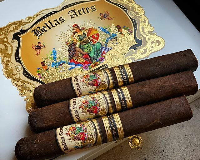 Cata de @clubmomentohumo  con el gran AJ FERNÁNDEZ Bellas Artes Maduro.

#clubmomentohumo #ajfernandez #ajfernandezcigars #ajfernandezbellasartes #stdupont #cigars #cigarlife #cigarsociety #cigarlover #cigarsnob #cigaraficionado #cigartime #cigaroftheday… ift.tt/32qZqkU