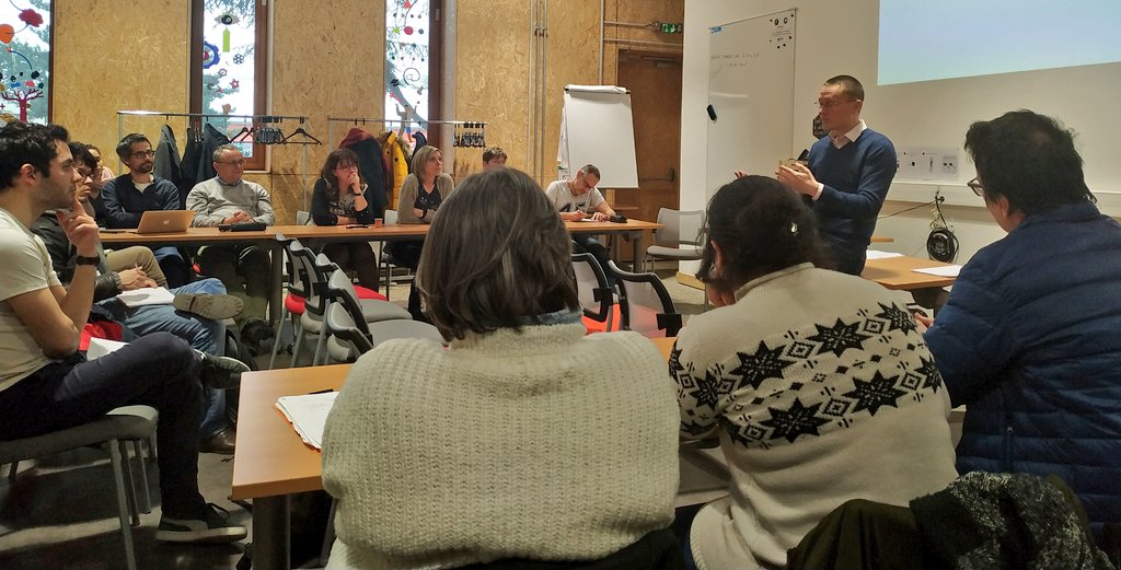 benoitGMartin's tweet photo. 💡🐝Ce matin, @Remy_Cadoret responsable PI de @Pulsalys anime l' Atelier valorisation spécial #brevet de #Pulsalys a la @fabrinnov auprès des chercheur-ses, personnels et doctorant-es de @UniversiteLyon https://t.co/I5liO6cCUg