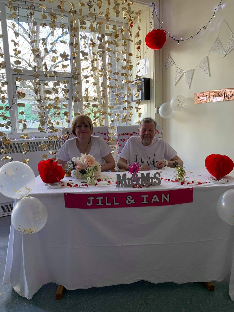Sharono78887886's tweet image. So pleased to help one of our patients celebrate his wedding on ward F5!  It was a lovely celebration ❤️ @CardiologyWtwa @himynameisjaneg @Pjoynson78 @WythenshaweHosp @Dmurray_HL #whatmatterstome #patientexperience #loveisintheair