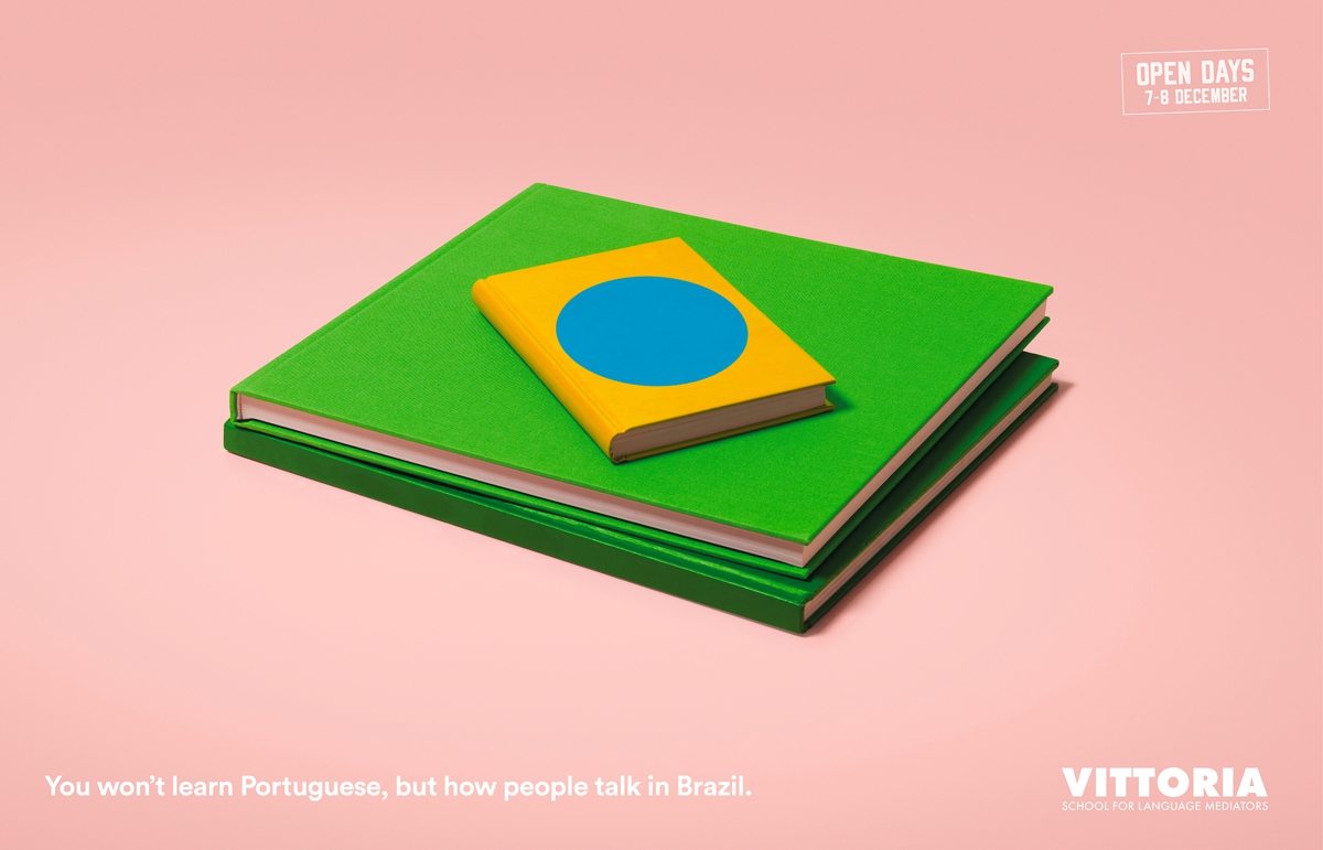 Vizeversa's tweet photo. Preciosa campaña para la Escuela Vittoria para mediadores lingüísticos, donde reproducen las banderas de distintos países con portadas de libros.😊 #vizeversa #idiomas #campaña #publicidad #creatividad https://t.co/wZGT62A21g