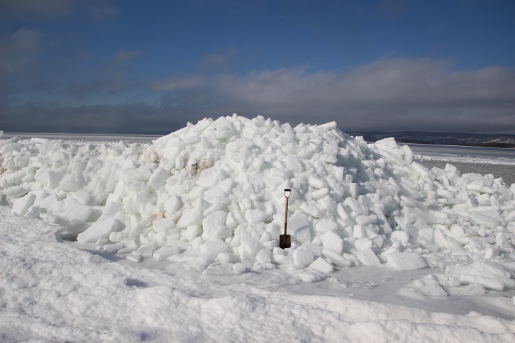 InfoMorningCB's tweet photo. Ice Wall: 2020 Edition

From listener Sandy Haley: "I took these shots [Monday] morning on the sandbar right in front of my place in Big Pond. As you can see the Irish Cove Ice wall this year moved down the shore a bit to Big Pond." https://t.co/ZjIVk0BV5n