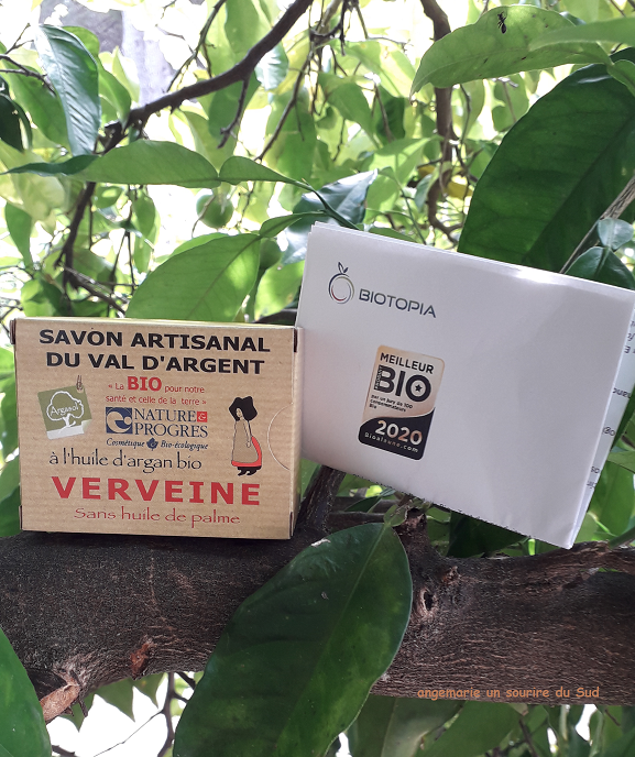 unsouriredusud's tweet photo. Aujourd'hui, mon avis sur un produit reçu en test de @biotopia_bio pour Les meilleurs produits bio de l'année.
Savon verveine de la savonnerie @argasol
https://t.co/EOHXW3vuOc
#savonsaf #alsace #douceur #parfum #plaisir #bio #natureetprogres #verveine #artisanal #France https://t.co/4lPHUcpImk