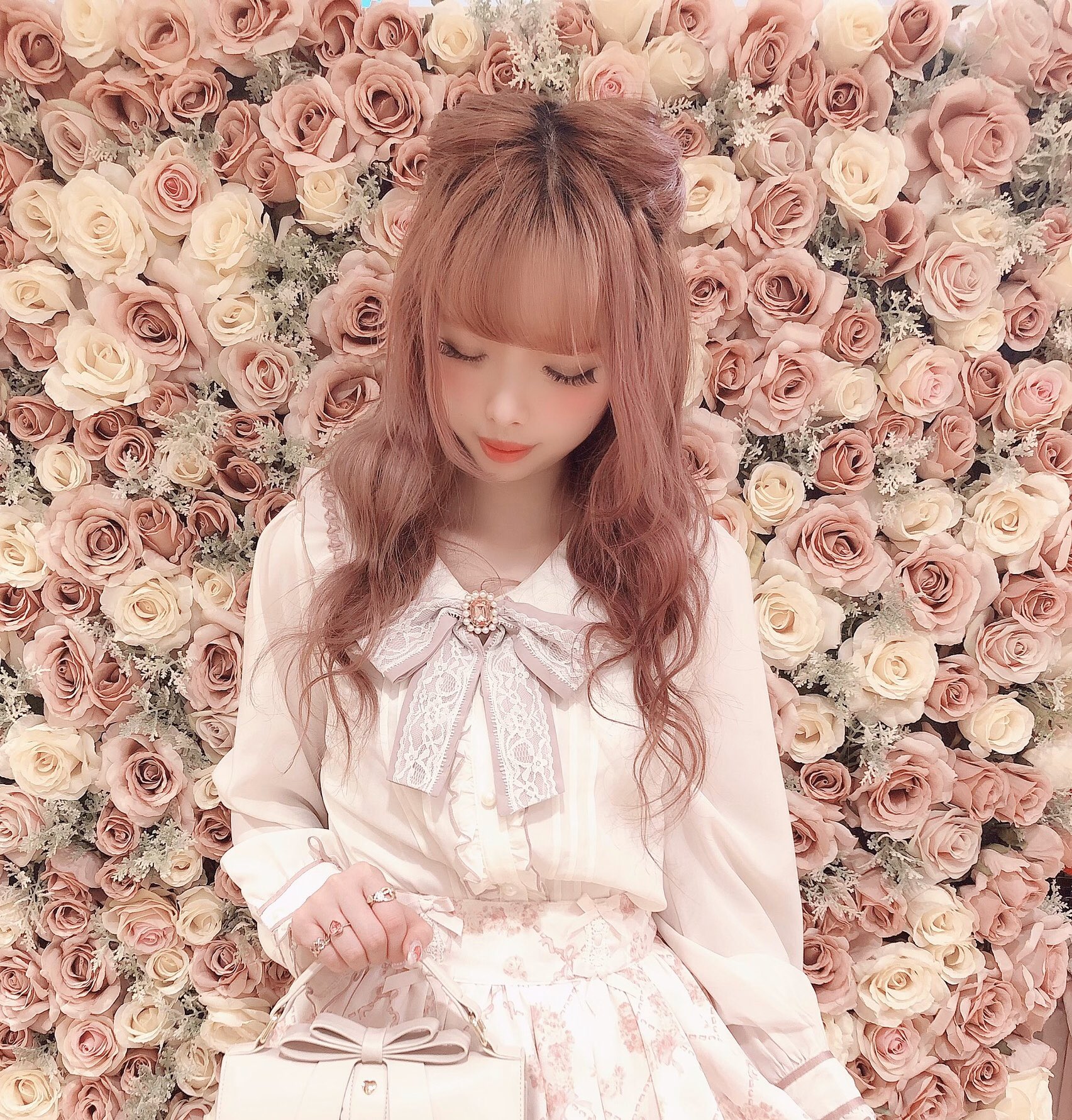 本日特別お値下げ‼︎LIZLISA 姫ブラウス　ラインストーン 本日特別お値下げ‼︎LIZLISA 姫ブラウス ラインストーン - メルカリ