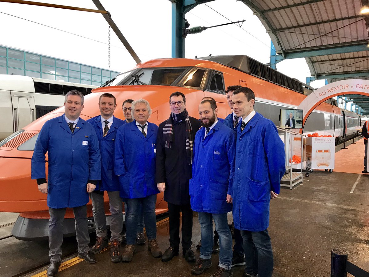 Des conducteurs fiers, un Président heureux 🤩 Dernière étape de la tournée d’Adieu en Technicentre ➡️ au #Landy aujourd’hui! #Merci 🙏🏼 
#AurevoirPatrick 🧡🧡🧡