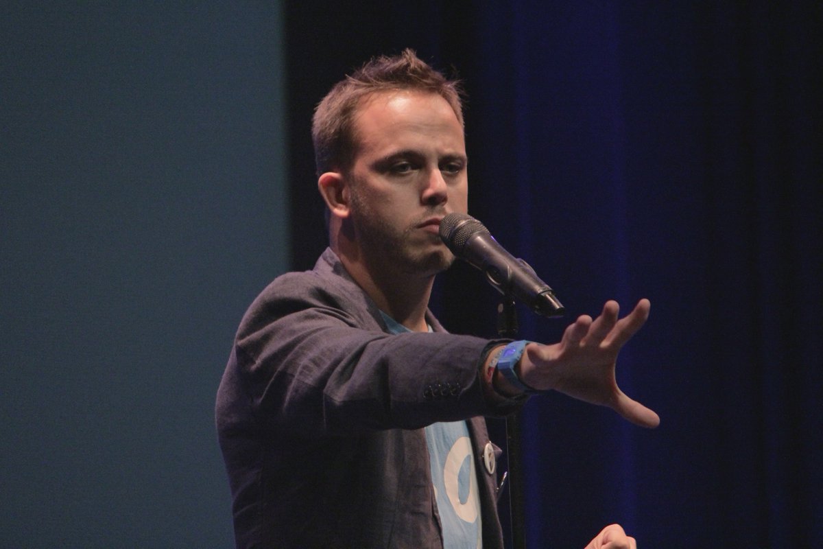 El humor de <a href="/TomasGarciaTG/">TOMÁS GARCÍA SERRANO</a> no tiene edad, así que puedes venir con amigos, con tu abuela o con tus hijos. ¡Lo importante es que vengas! 

Te esperamos este sábado 29 a las 23:30 h en el <a href="/TeatroCofidis/">Teatro Cofidis</a> Alcázar: bit.ly/2Vnwo0G