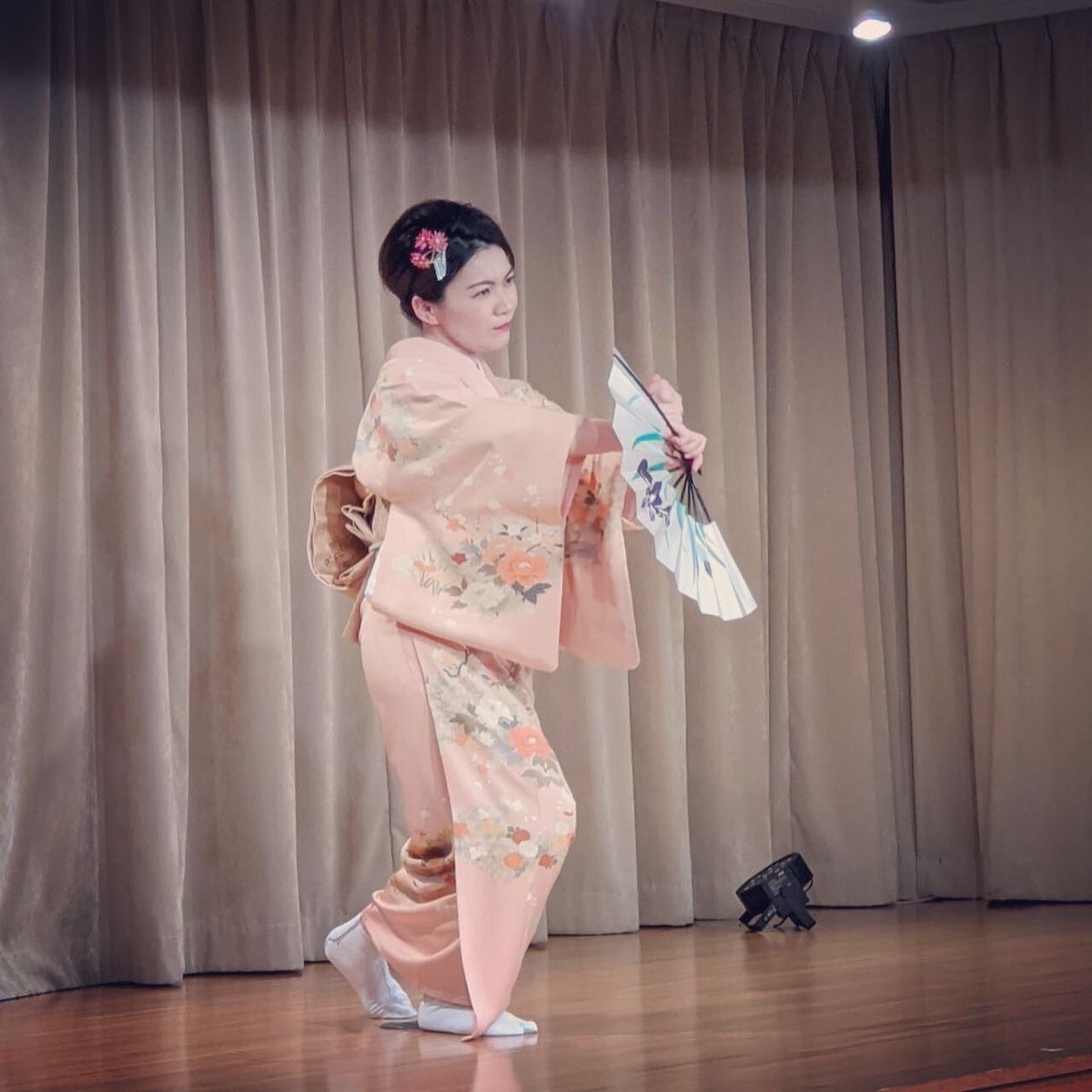 花柳琴臣 龍巳伸之介 Sur Twitter 琴臣の會舞踊会を開催させていただきました 昨年10月の台風直撃で延期になり 今回はコロナウイルスが 出演者は減ってしまいましたが 今回無事に開催できまして安堵いたしました 日本舞踊 ケイコ 習い事