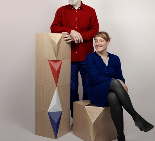 larevuedudesign's tweet photo. Les archicubes de Lexeme, atelier et studio d’archi-ébénisterie d’Art. Des petites pièces de bois à combiner pour façonner mobilier et objets décoratifs.
Plus d'informations et de visuels : https://t.co/0RZFv8C2hE
#design #bois #art #ébénistrerie #sculpture #edaa #lexeme https://t.co/h1Wr0iCuDK