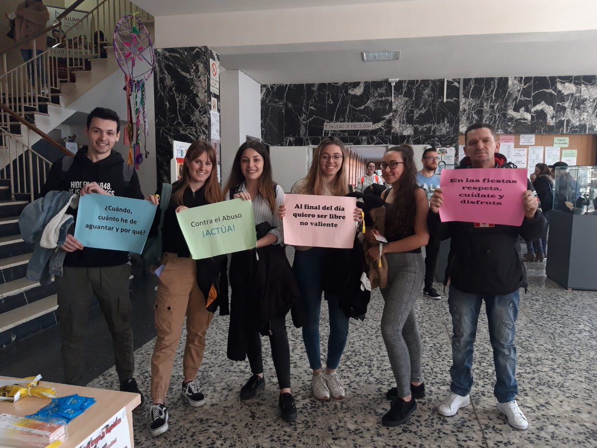 sas_usal's tweet photo. Muchas gracias a todas las personas que se implicaron y participaron este #jueves pasado en nuestras campañas de sensibilización por unas fiestas sin agresiones y por un consumo responsable!!!
#ConsumoSentido
#CONTROLAtuconsumo
#Noagresiones
#FelizMartes https://t.co/wJ4NAtmh7L