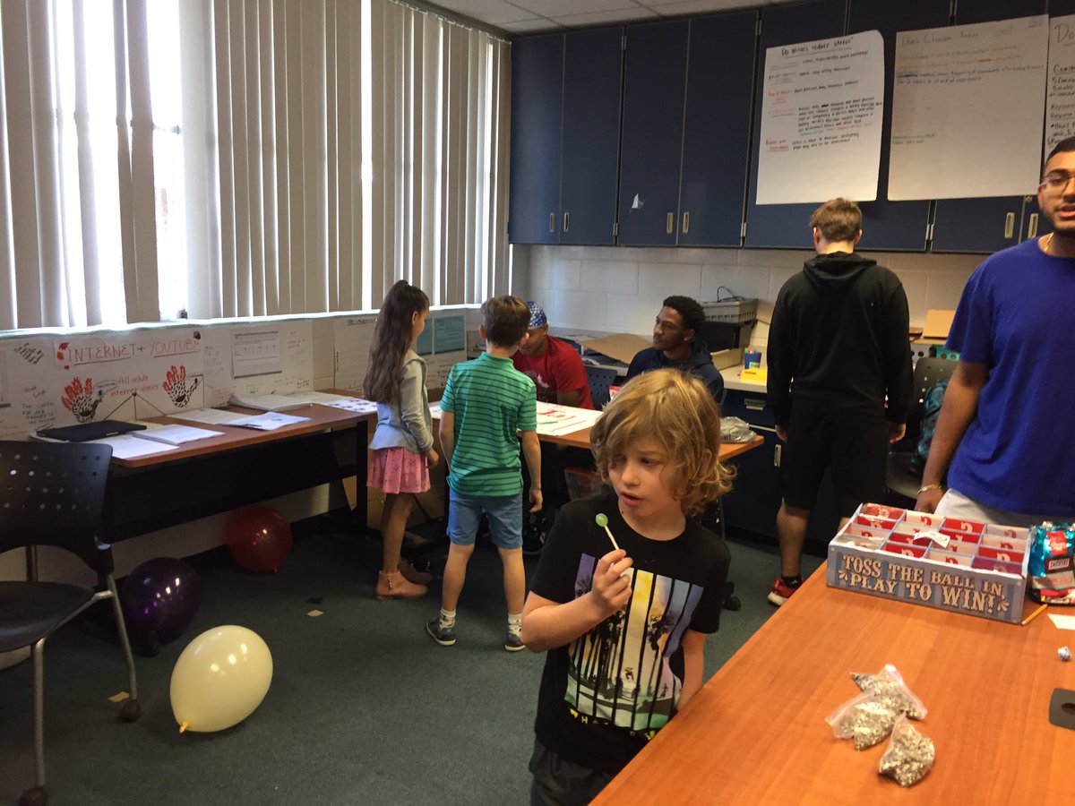 TravelMoreFam's tweet photo. Having a K-12 school that partners students across grade levels can have so many benefits!  @DrJoseDeLeonPKY and his high school statistics class created Carnival games that our third graders played.  It was a fun and engaging way to review math! #pkyongedrs https://t.co/dodfLJpYOL