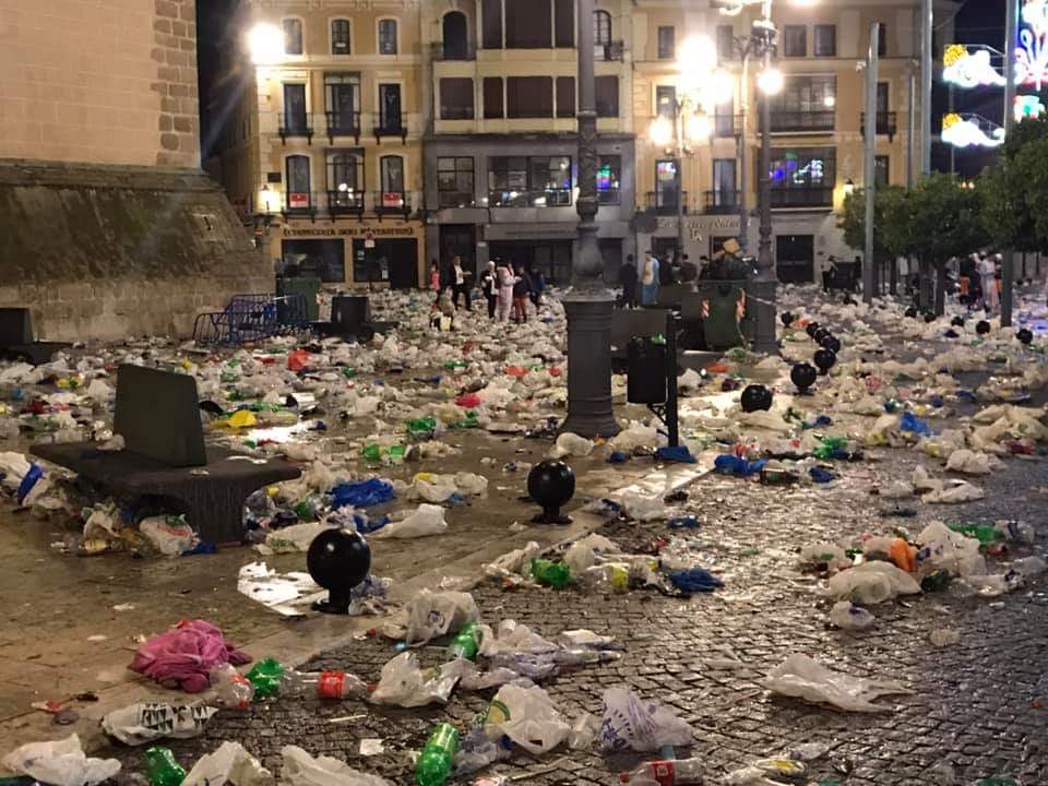 Pregunta que debemos hacernos tod@s en #Badajoz: 
¿Por qué?