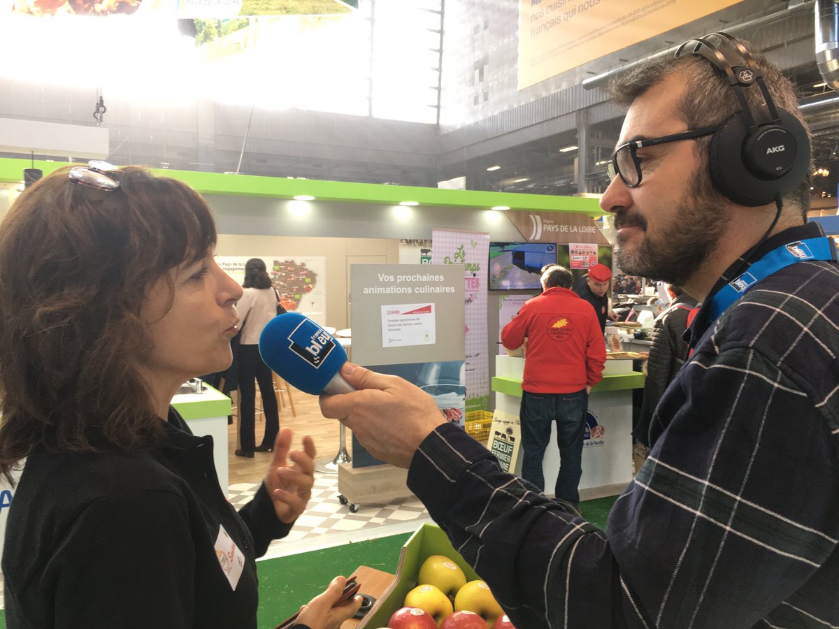 Merci à Emmanuel Bourdeau pour cette belle interview sur ⁦<a href="/francebleu/">Guédon Laurent</a>⁩ Maine pour parler des #Vergersécoresponsables avec notre pomiculteur Eric Martineau ⁦@lesquantieres⁩ ⁦<a href="/VergersEcoResp/">Vergers écoresponsables</a>⁩