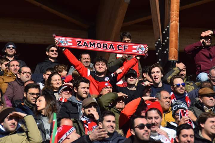 ZCFoficial's tweet photo. El Zamora CF pone a disposición de los socios de número y de abono una entrada gratuita para el cruce ante el Numancia B https://t.co/ENseKdf7G7 https://t.co/t52qrCNfUJ