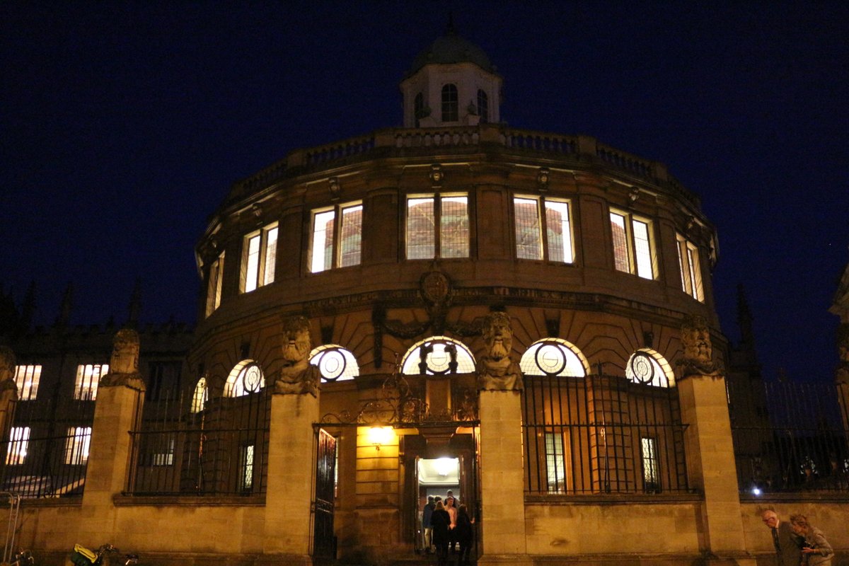 Tickets now on sale for our Sheldonian Concert on Thursday 19th March at 7.30pm. Visit oxfordhigh.gdst.net/whats-on/box-o…
to buy tickets!