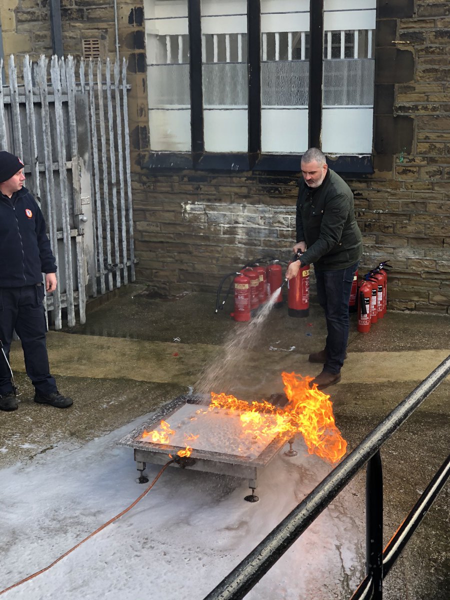 ComedyGee's tweet photo. Iβm thinking of switching careers!! #FutureFireFighter and TBH I look good in #Tan ;-)
Great fire training this morning at @HuddsUni by #WalkerFireUK https://t.co/1tHEghuKF3