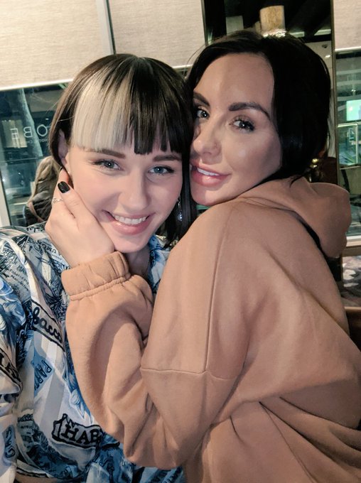 Smooching @PaigeyEP 💋 https://t.co/HYsr6rdvkk<a class="tags" target="_blank" title="On Twitter" href="/?out=eyJ0eXAiOiJKV1QiLCJhbGciOiJIUzUxMiJ9.eyJpYXQiOjE3MjIwMjM1NDYsImlzcyI6InR3cG9ybnN0YXJzLmNvbSIsIm5iZiI6MTcyMjAyMzU0NiwiZXhwIjoxNzUzNTU5NTQ2LCJyZWRpcmVjdF91cmwiOiJodHRwczovL3R3aXR0ZXIuY29tL1BhaWdleUVQIn0.qhL6Z_2giCN5BLzlOnOPMRP51ZBPjskNIa2xaOy6UwvproOEVxPpj8RmxB8rpyNxPvW3lhdkS3VoPzpDE4JgFw">@PaigeyEP</a>