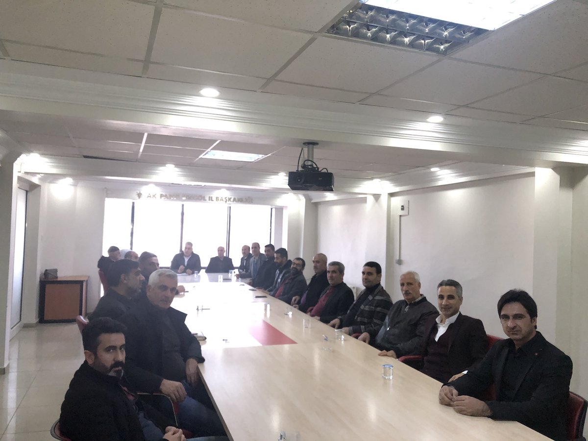 Merkez İlçe Başkanımız <a href="/feyzikzl/">Feyzi KIZIL 🇹🇷</a> ‘ın başkanlığında, mahalle başkanlarımızında katılımıyla haftalık istişare toplantısı yapıldı.