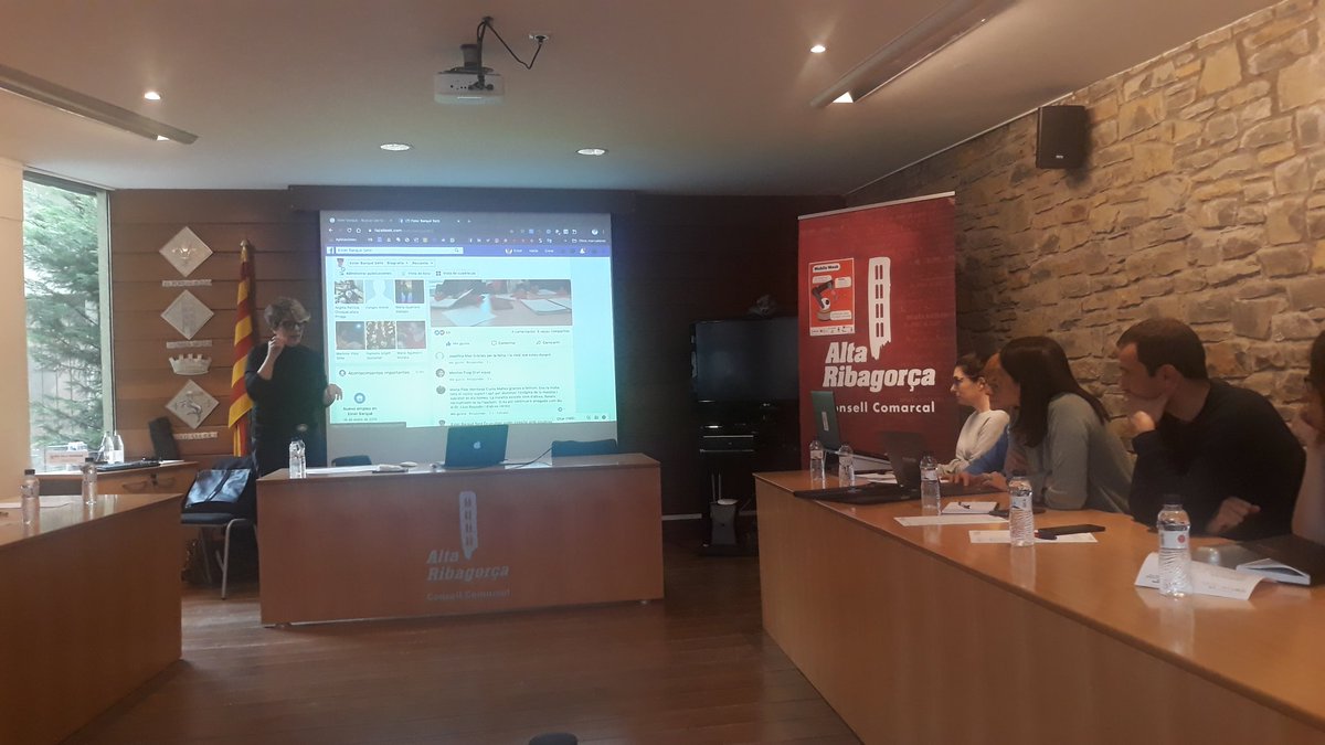 Avui amb <a href="/esterbarque/">Ester Barqué</a> al <a href="/CCAltaRibagorca/">CC Alta Ribagorça</a>. Hem de controlar les xarxes socials i ens han de permetre ampliar clients i negoci.
<a href="/mWeek_MWC/">Mobile Week</a> 
#mweek20 #mWeekCat20