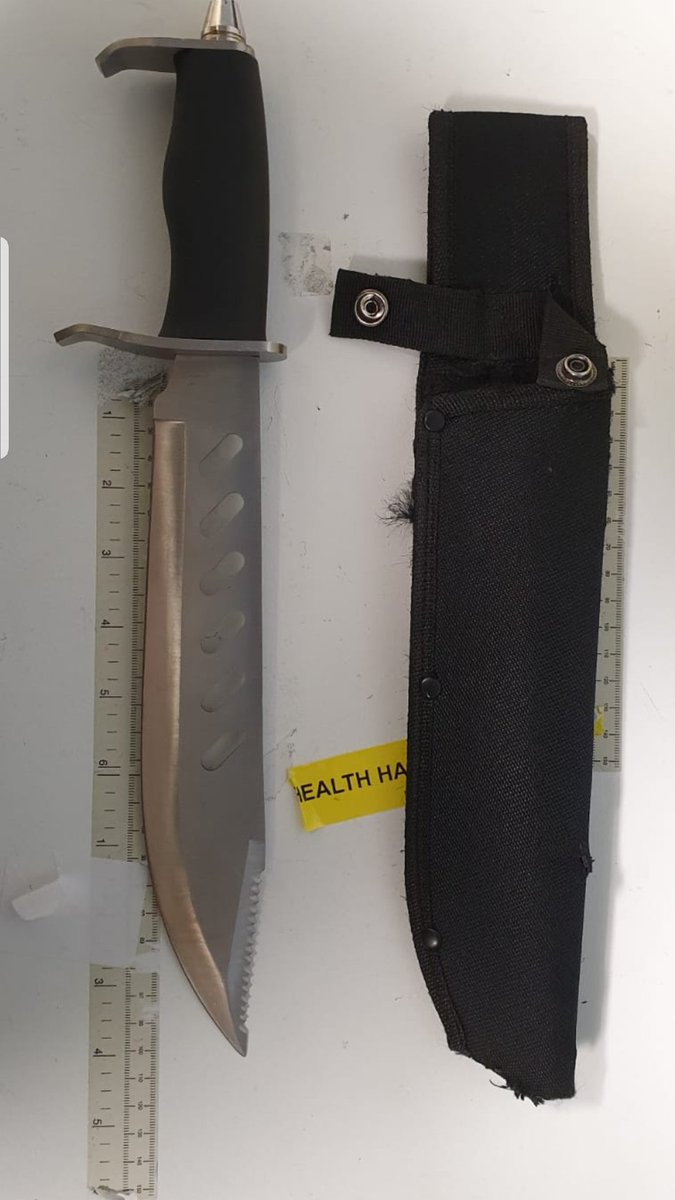 MPSHaringey's tweet photo. VCTF Syndicate 13 unmarked units were busy last week taking these off the streets of Haringey, two Rambo knives in 2 days, one found in a bag after reports of a fight, then a successful foot chase the night after! ππ» #VCTF #SN13 #canthide #livesnotknives #stopsearchworks https://t.co/PSfGVae1TO