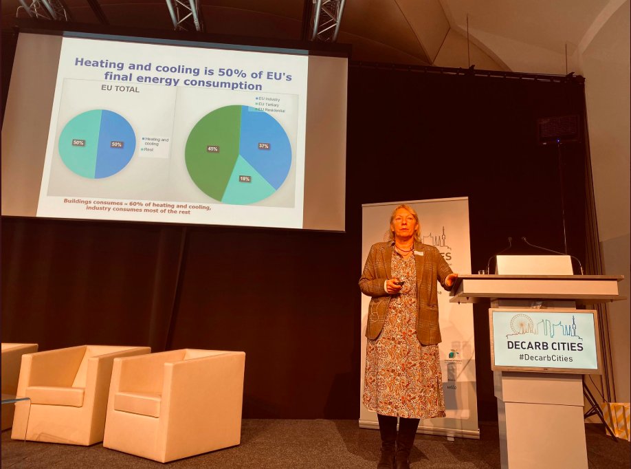 DecarbCities (@decarbcities) on Twitter photo Heat Roadmaps by Member States: state of play & next steps >> Eva Hoos – Policy Officer in the Renewable Energy Unit of <a href="/Energy4Europe/">Energy4Europe 🇪🇺</a> DG ENER, European Commission #DecarbCities #changemakers Heat Roadmaps by Member States: state of play & next steps >> Eva Hoos – Policy Officer in the Renewable Energy Unit of <a href="/Energy4Europe/">Energy4Europe 🇪🇺</a> DG ENER, European Commission #DecarbCities #changemakers