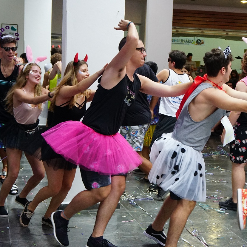 Terça-feira de Carnaval! 🎊 Que suas festas até agora tenham sido que nem a dos nossos alunos! E não se preocupe: ainda tem muita folia pela frente!

Feliz Carnaval de todos do Colégio Magno/Mágico de Oz! 😃

#carnaval2020 #magno50anos