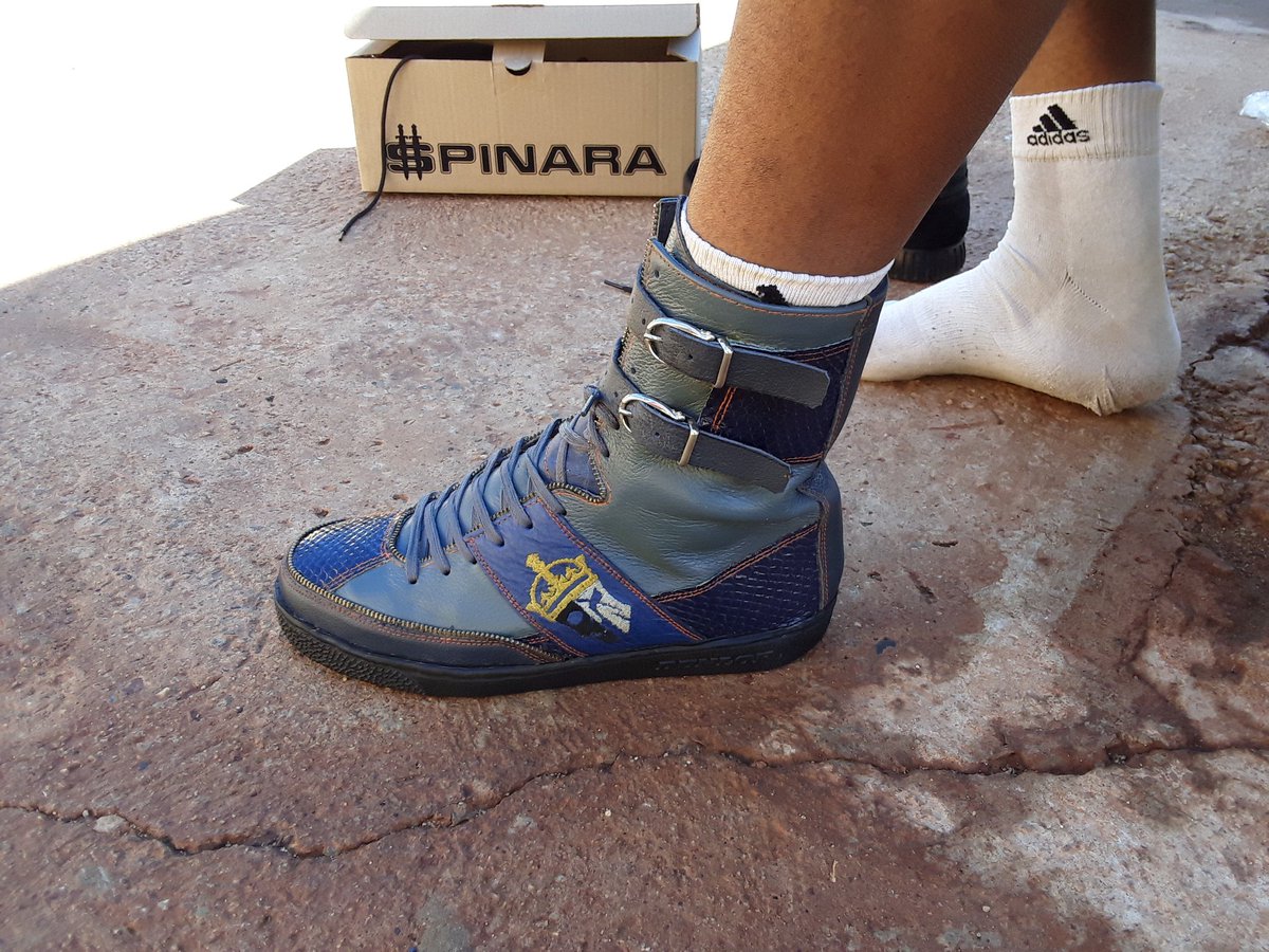 ItumelengModib9's tweet photo. Spinara handcrafted leather shoes and belts support  local# @djsbu @JoinUsForTEA @SammyMhaule If you can match shoes with belts, you can as well match words with actions. 073 740 3120 https://t.co/TytGz5EpBx