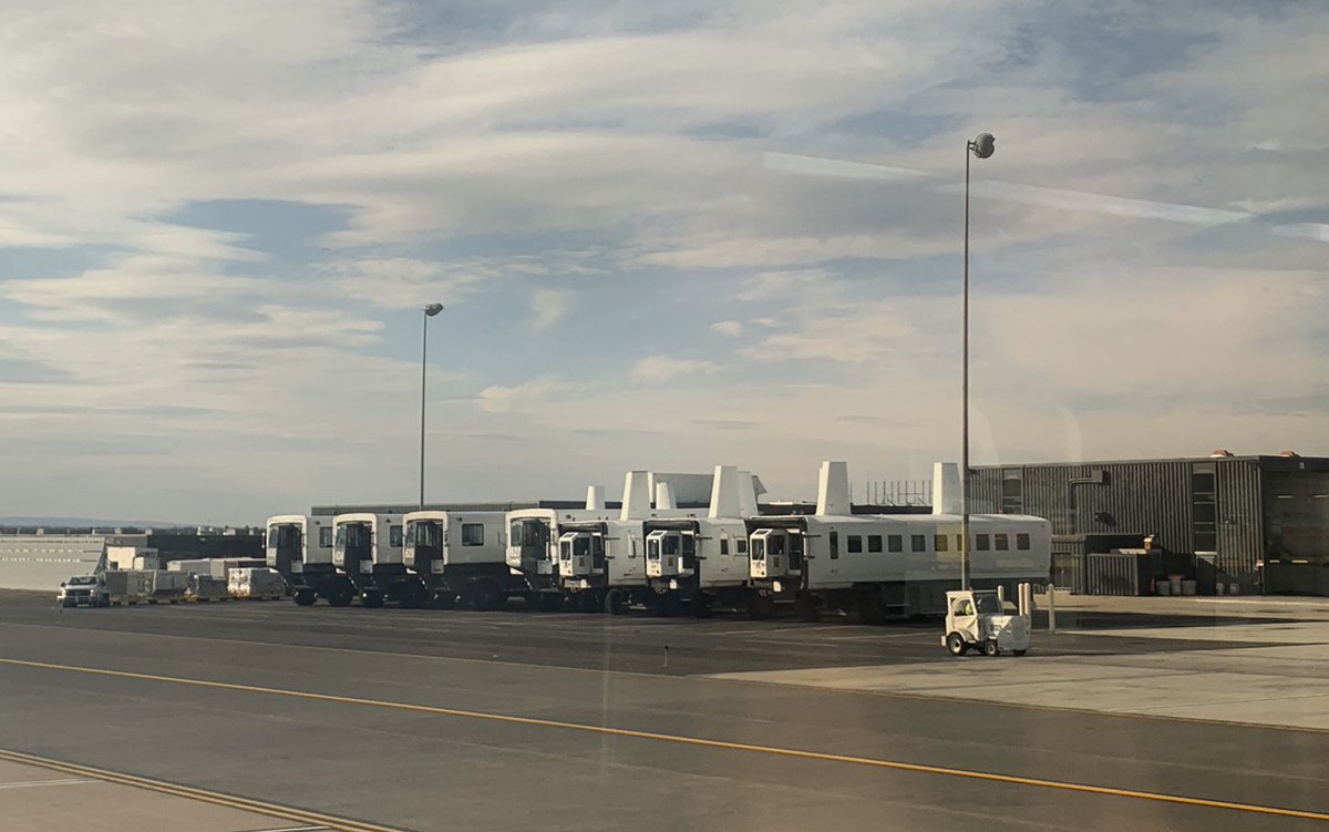 flybyday63's tweet image. After 24 hours in Washington we flew #back to London-LHR on G-XLEG &amp;amp; after 24 hours in London, #back to Washington on G-XLEK.
I love the mobile lounges to take you to immigration &amp;amp; baggage claim at IAD Airport
#backtobacks #Airbus #A380 #mobilelounges #IAD