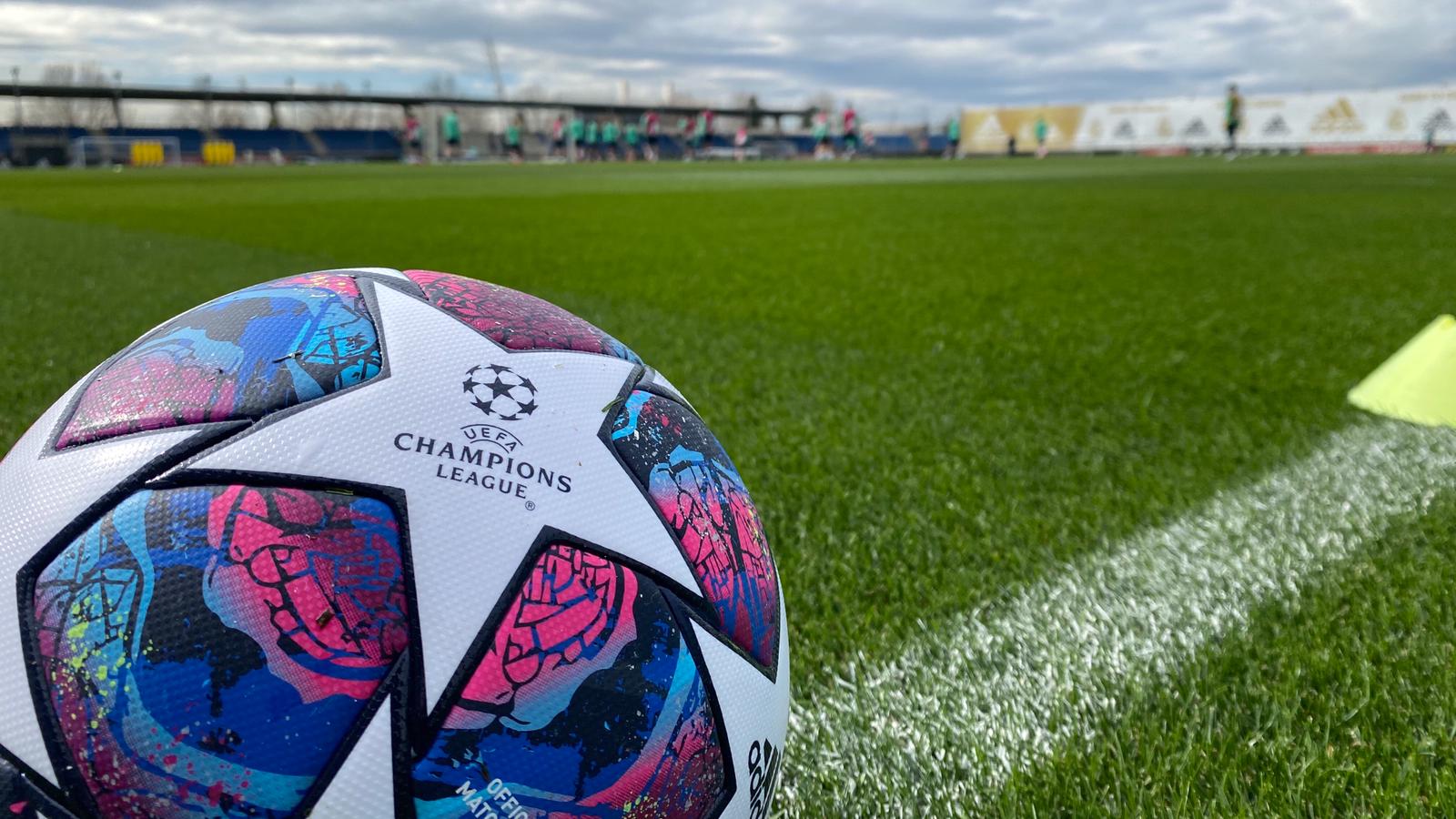 Real Madrid C F What Do You Think Of The New Championsleague Ball Rmfans Rmucl T Co 3atgpwvycq Twitter