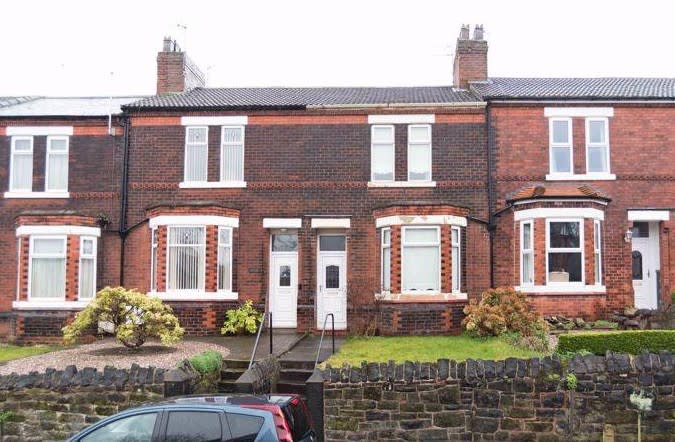 mustbesold's tweet image. **RECENTLY ADDED - HOLLOWAY, RUNCORN, CHESHIRE, WA7 4TQ**

Occupying an elevated plot and situated within a popular area. 

Although full refurbishment is required, the property benefits from a cellar, two reception rooms &amp;amp; no chain! 

rightmove.co.uk/property-for-s…