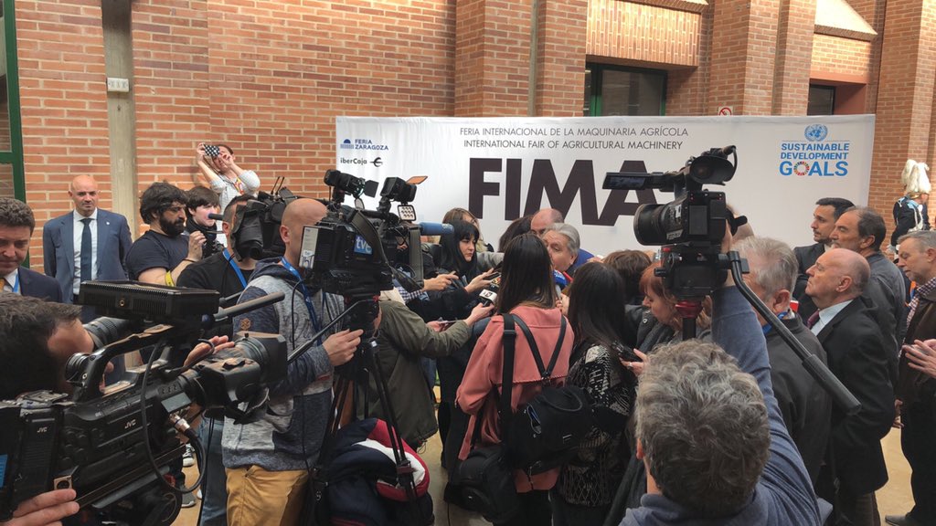 Todos los medios de comunicación esperando  a la gran inauguración  del mayor evento de maquinaria agrícola en Europa,#FIMA2020 en <a href="/feriadezaragoza/">Feria de Zaragoza</a> #orgullosodeseragricultor.