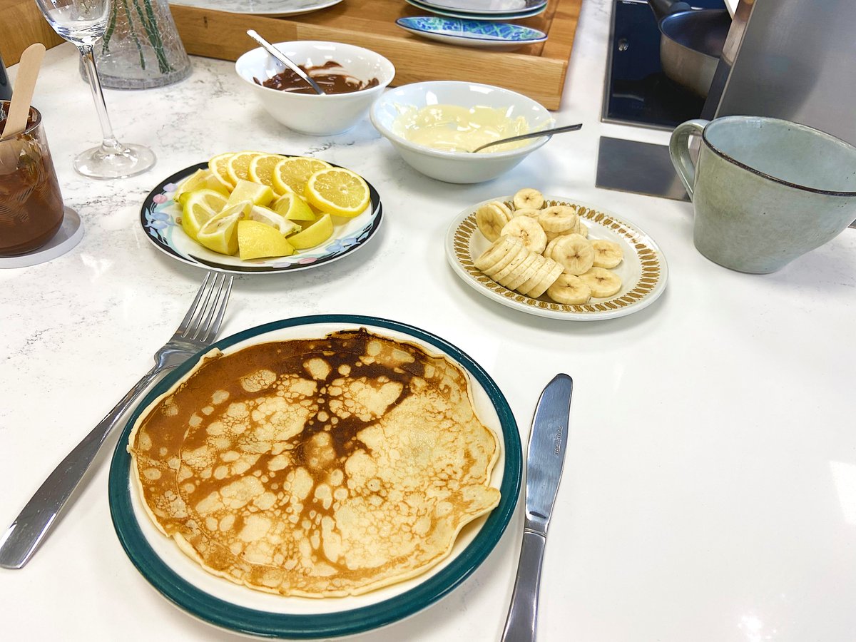 We love #PancakeDay here at Fords!
We've already got our Pancake Chef on the go! 

Lemon and Sugar?🍋
Or Melted Chocolate and Banana?🍌

What's your favourite Pancake topping?