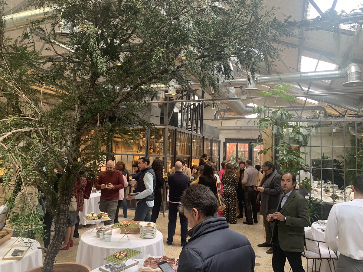 RRHHDigital's tweet photo. Atentos hoy en la presentación del nuevo proyecto de @ChefJMCalero Un restaurante solidario, con buena parte de su plantilla procedente de @f_raices Un oasis en Madrid con una cocina sostenible, de calidad, en un entorno único. Enhorabuena!! https://t.co/irunPkxRSs