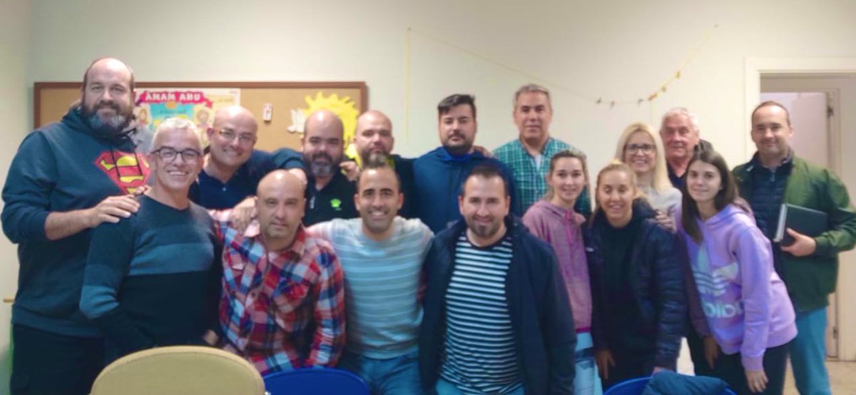 ACDAlcorcon's tweet photo. Ayer fue presentada la nueva Junta Directiva de la @ACDAlcorcon.
Mucha ilusión y ganas de trabajar para llevar a cabo multitud de proyectos deportivos en #Alcorcón 🏀🏈🎾🏐🏉🥏⚽️🏓🏸🏑🥅🥋🥊🛹🤺🤾🏻‍♀️🏋🏼‍♀️⛹🏻‍♀️🤸🏼‍♀️🤽🏼‍♀️🏊🏼‍♀️🚴🏻‍♀️ #MuchoDeporte https://t.co/WCUV0raZY1