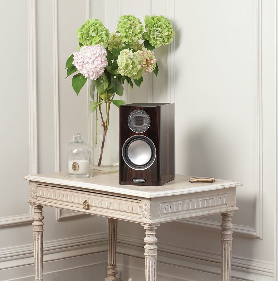 QuantumAV's tweet image. Currently taking pride-of-place in our Shop window!
Simply stunning in both sound and aesthetic 🔷
Monitor Audio Gold 100 - tinyurl.com/yyyn2otl