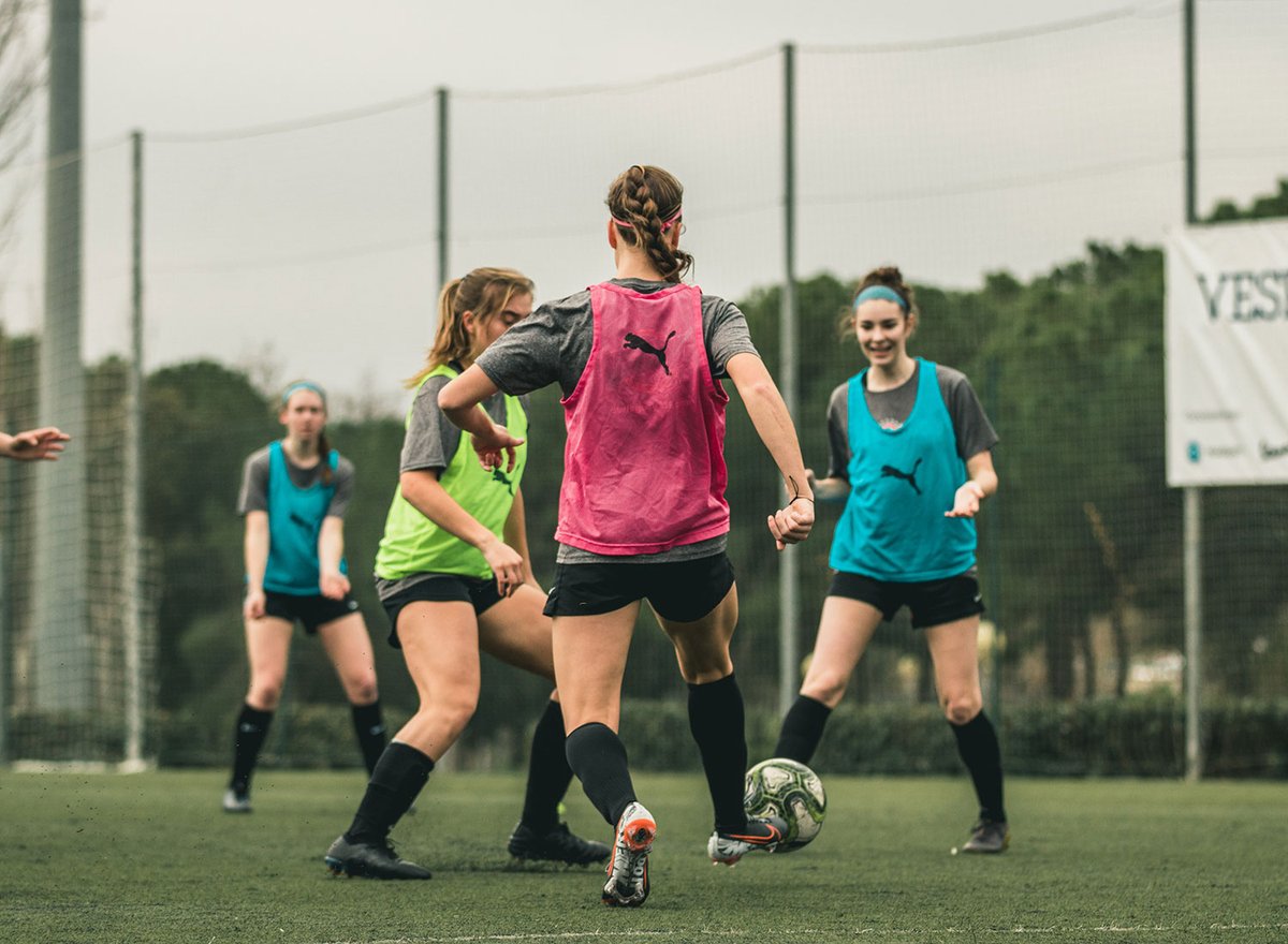 b1socceracad3my's tweet photo. “Whatever brings you down will eventually make you stronger.” - @alexmorgan13 https://t.co/tYuEShTMja 🤩⚽🧞‍♀️ #B1Experience #ESSExperience #SoccerAcademy #B1Family https://t.co/oo6hwqpgcg