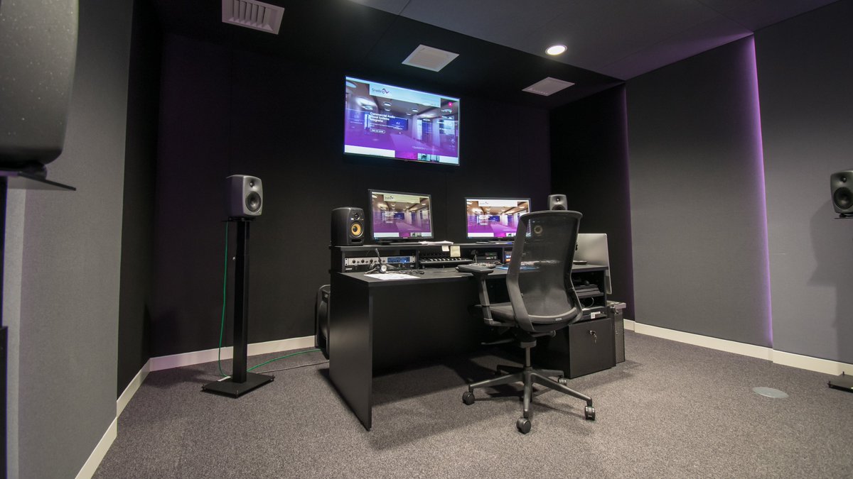 Its important to strike a balance between rooms that designers can spend all day in and rooms that are fully
acoustically treated for critical listening. 
Read more in the article Elite and Dangerous 
audio-file.co.uk/1144/elite-and…
#designer #games #studios #Listen