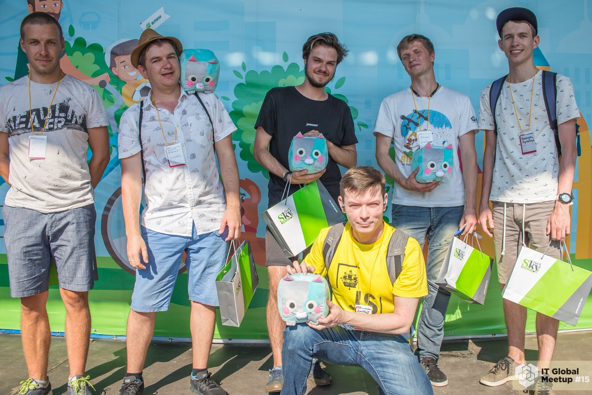 SprintboxR's tweet image. ITGM #15
27 июля /2019
Пока наши котики летали по сцене, белый шатёр стал местом притяжения посетителей ITGM, и это очень круто. Мы дарили подарки, отвечали на вопросы и радовались вашим улыбкам 😍😍 #itgm #itgm15